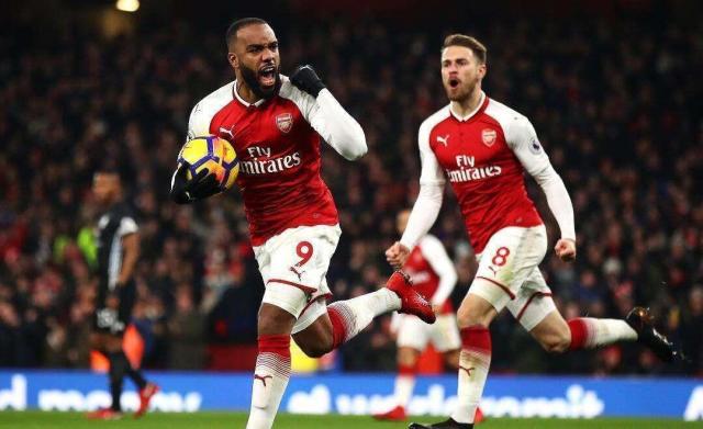  那不勒斯关键战失点痛失好局